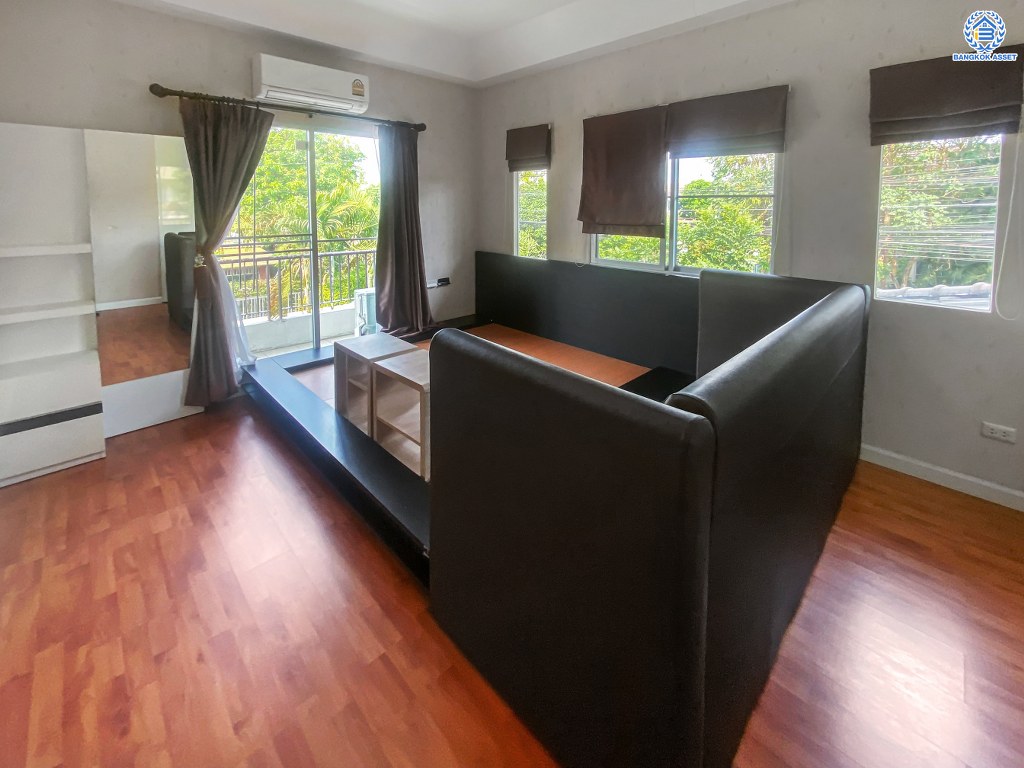 *****บ้านเดี่ยวมือสอง โครงการ พฤกษ์ลดา1 วงแหวน-รัตนาธิเบศร์ หลังมุม เนื้อที่ 63 ตร.ว. ฟังก์ชัน 4 ห้องนอน 3 ห้องน้ำ 2 ที่จอดรถ โครงการบนทำเลเดินทางสะดวก เชื่อมต่อถนนคลองถนน ถนนบางกรวย-ไทรน้อย ถนนกาญจนาภิเษก ใกล้รถไฟฟ้าสายสีม่วง "สถานีคลองบางไผ่" และจุดขึ้นทางด่วน "กาญจนาภิเษก"